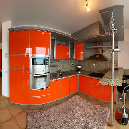 Bellevue Beachfront Paradise דירה רבדה