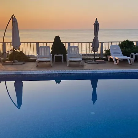 דירה Bellevue Beachfront Paradise