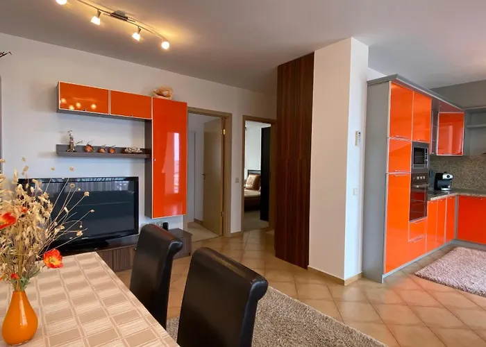 Bellevue Beachfront Paradise