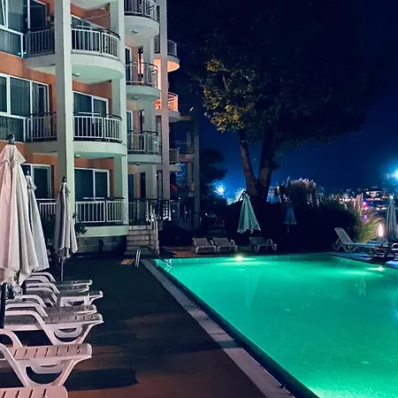 Bellevue Beachfront Paradise Apartman *