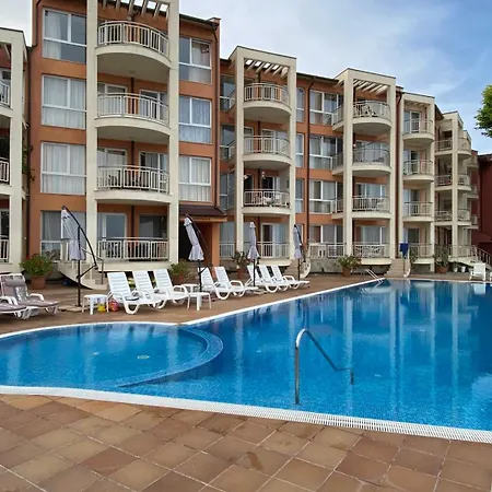 Bellevue Beachfront Paradise Διαμέρισμα *