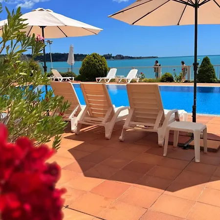 Bellevue Beachfront Paradise Lejlighed Ravda