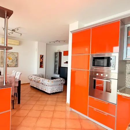 Bellevue Beachfront Paradise Lejlighed