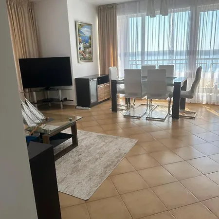 Bellevue Beachfront Paradise Lejlighed *