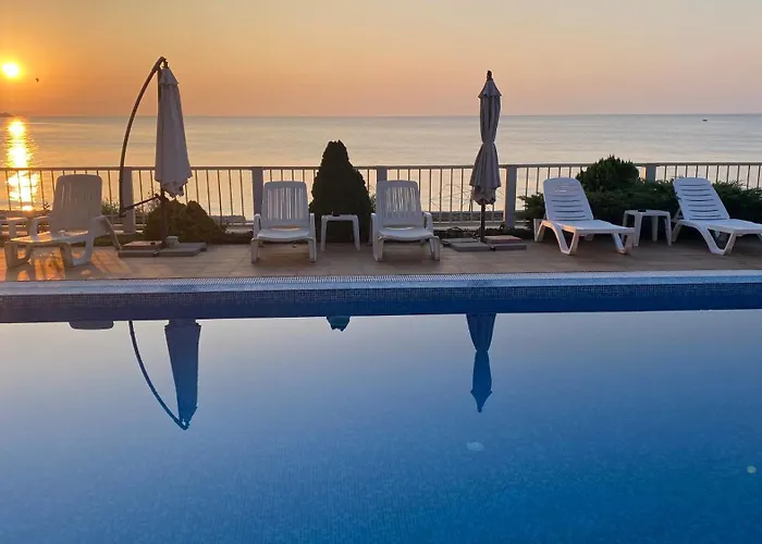 Apartment Bellevue Beachfront Paradise