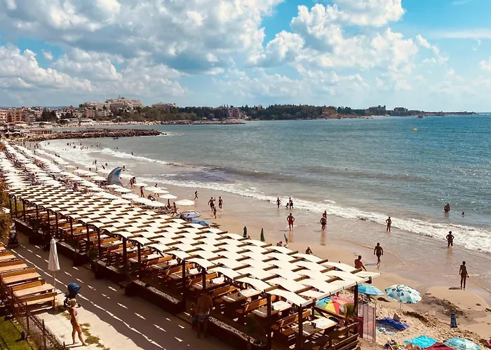 Apartment Bellevue Beachfront Paradise *